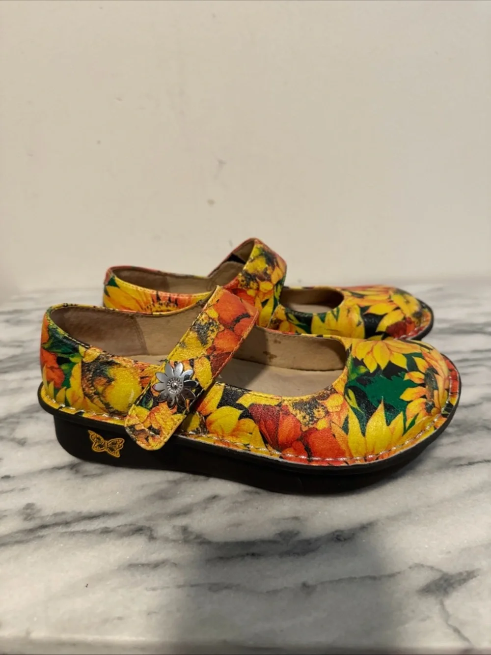 Alegria Kids Mary Jane Shoes in Yellow Floral